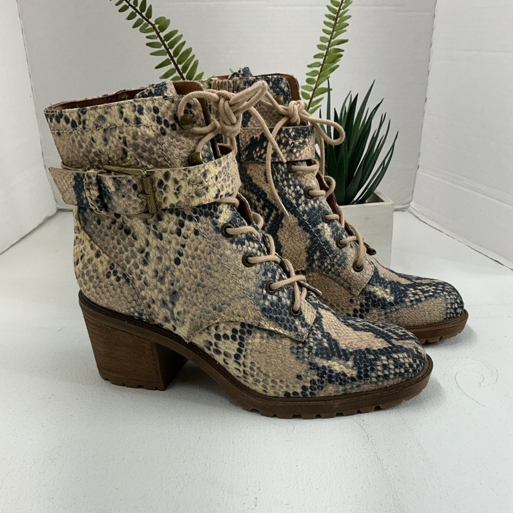 Zodiac Tan and Black Lace Up Boots